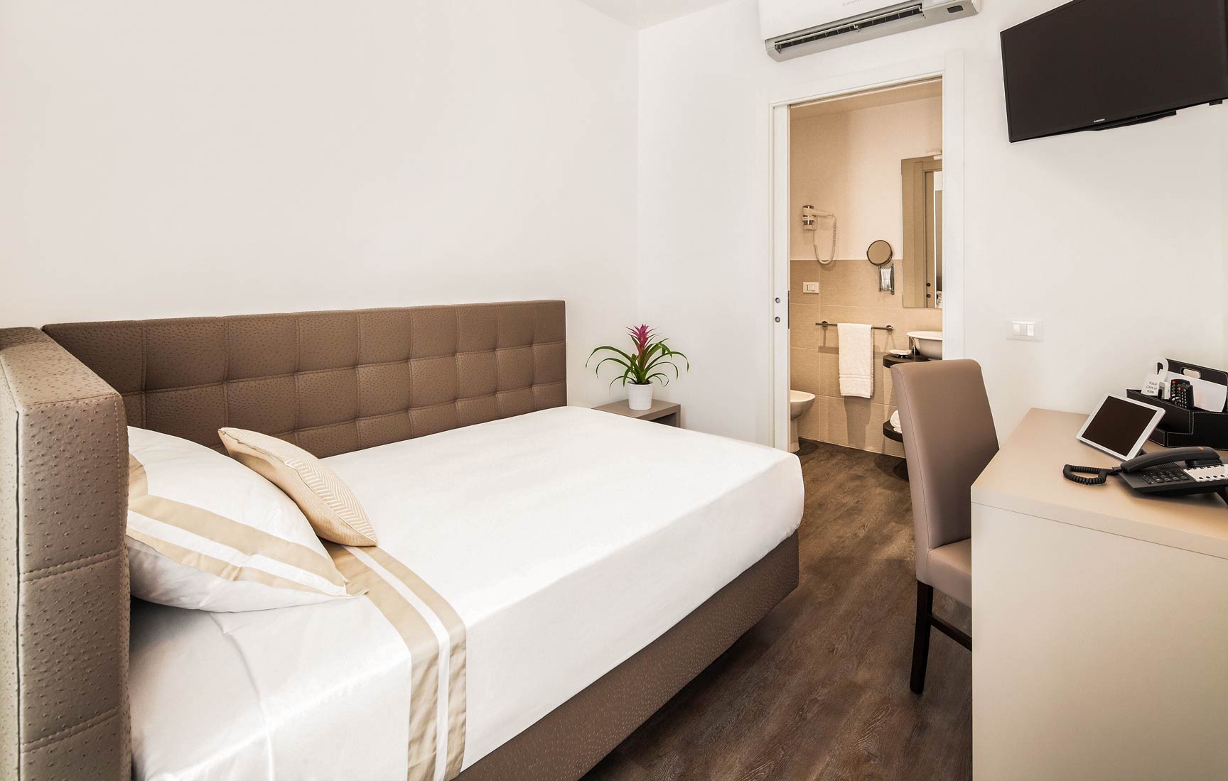 Single room Milan Hotel Central area
